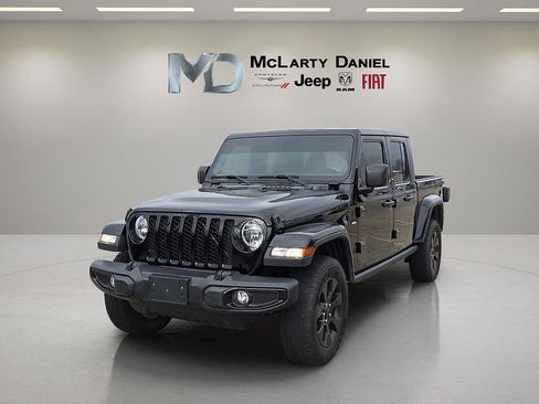 Used 2021 Jeep Gladiator Willys image 2