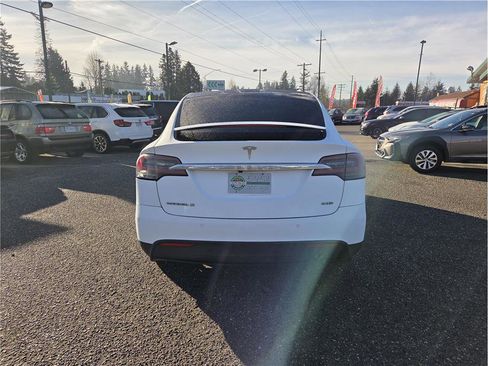 Used 2016 Tesla Model X 90D image 7