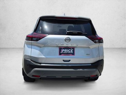 Used 2022 Nissan Rogue SV FWD image 7