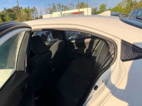 Used 2023 Toyota Corolla LE FWD image 6
