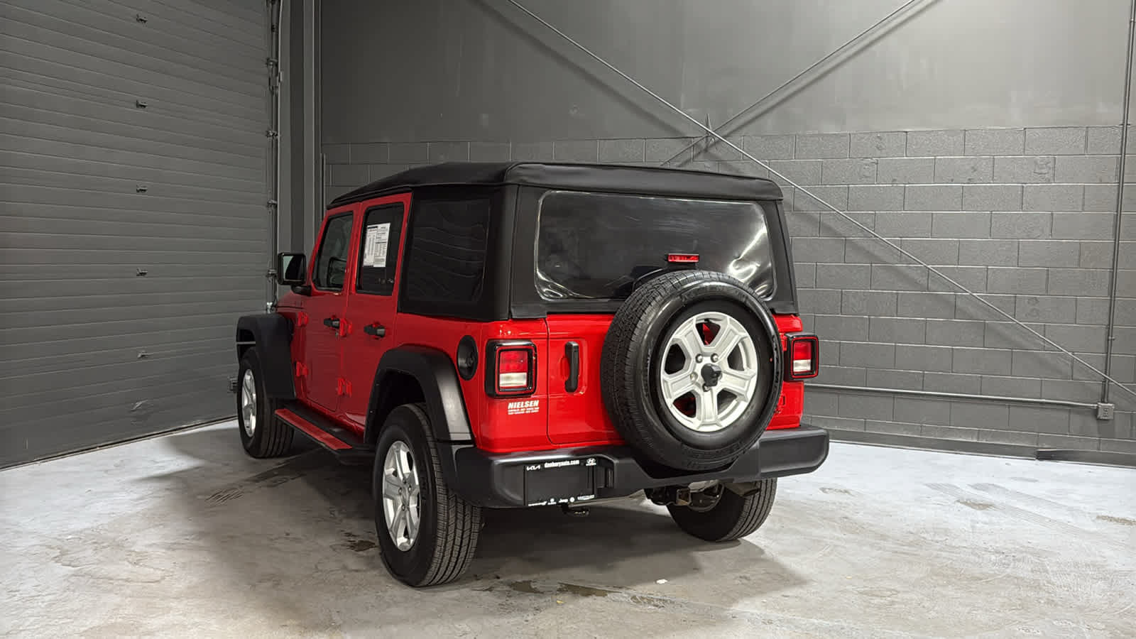 Used 2023 Jeep Wrangler Unlimited Sport AWD/4WD image 6