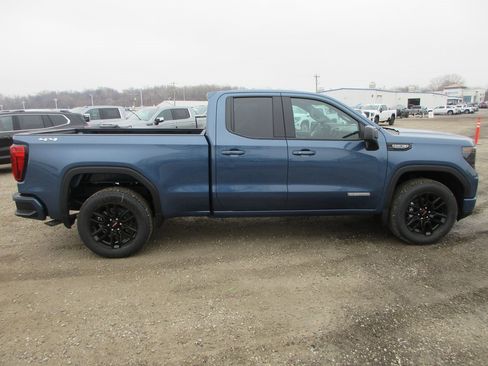 New 2026 GMC Sierra 1500 Elevation image 3