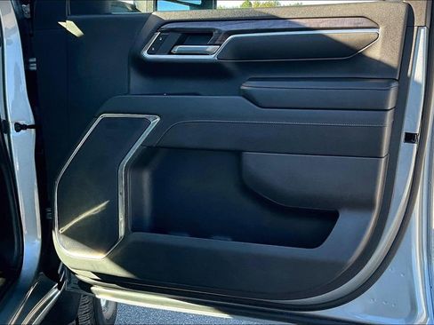 Used 2024 Chevrolet Silverado 2500 LTZ image 23