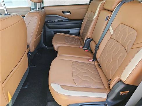 New 2026 Nissan Pathfinder Platinum image 16