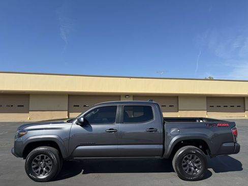 Used 2023 Toyota Tacoma SR5 AWD/4WD image 4