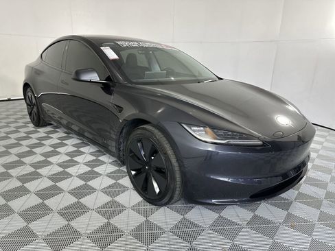 Used 2025 Tesla Model 3 RWD image 2
