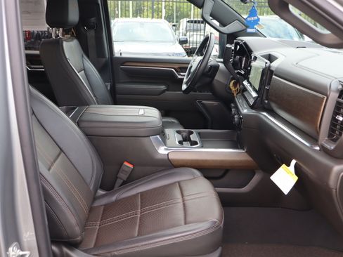 Certified 2025 Chevrolet Silverado 2500 High Country w/ Technology Package image 37