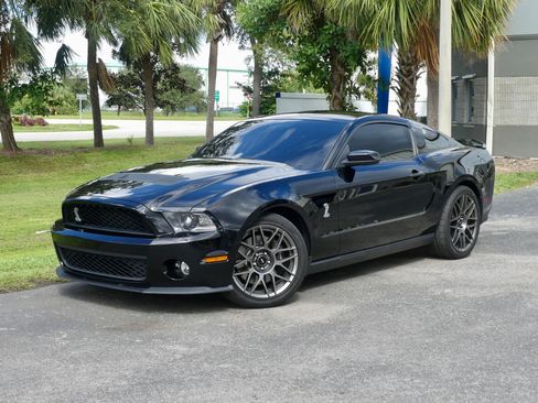 Used 2012 Ford Mustang Shelby GT500 w/ SVT Performance Pkg image 3