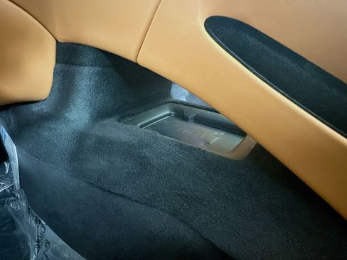 Used 2024 Ferrari Roma Spider RWD image 30