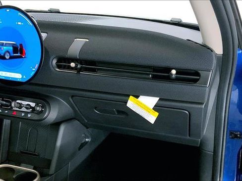 Certified 2025 MINI Cooper S image 23