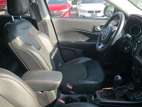 Used 2019 Jeep Compass Trailhawk AWD/4WD image 5