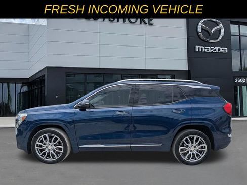 Used 2023 GMC Terrain Denali w/ Denali Premium Package AWD/4WD image 6