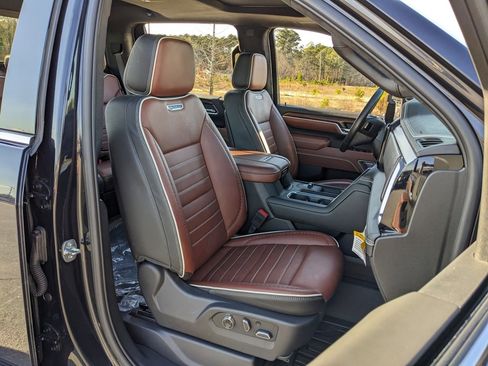 Used 2025 GMC Sierra 2500 Denali Ultimate image 54