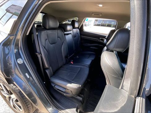 Used 2021 Kia Sorento S image 19