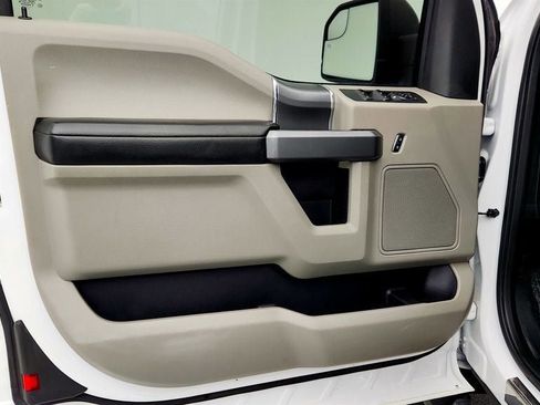 Used 2017 Ford F150 XLT w/ Equipment Group 302A Luxury image 10