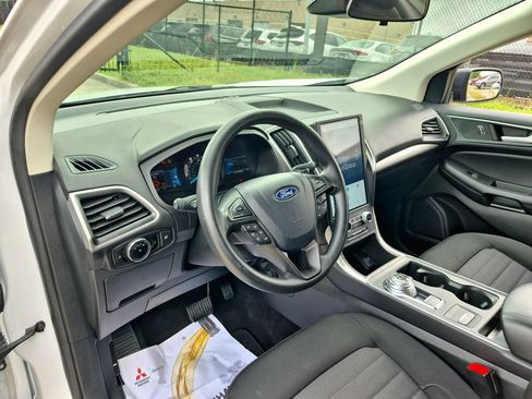 Used 2024 Ford Edge SE AWD/4WD image 9