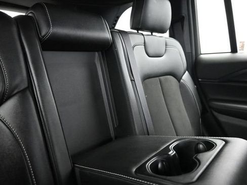 Used 2023 Jeep Grand Cherokee Altitude RWD image 14