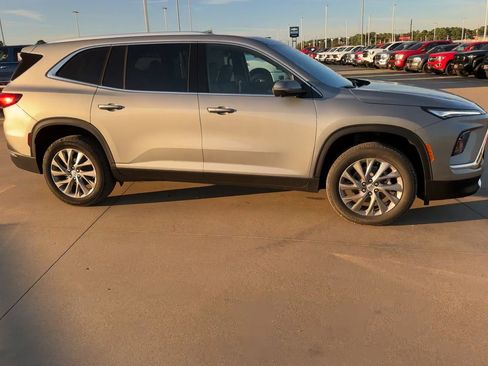 New 2026 Buick Enclave Preferred w/ Power Package image 2