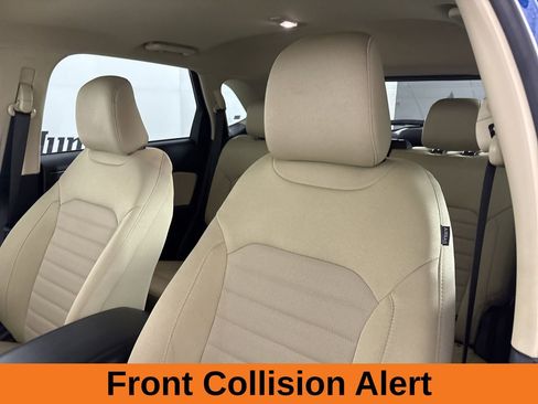 Used 2023 Ford Edge SE image 9