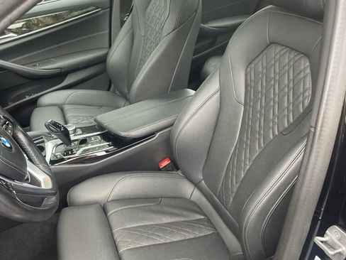 Used 2022 BMW 530i xDrive w/ Convenience Package image 3