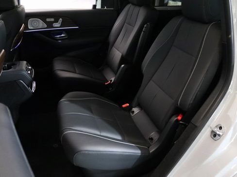 Used 2024 Mercedes-Benz GLS 580 4MATIC image 19