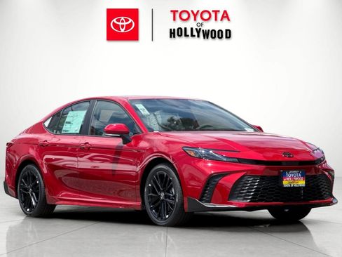 New 2026 Toyota Camry SE FWD image 2