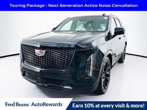Used 2025 Cadillac Escalade Sport Platinum w/ LPO, ONYX Package AWD/4WD image 3