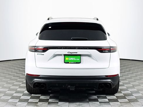 Used 2022 Porsche Cayenne image 8