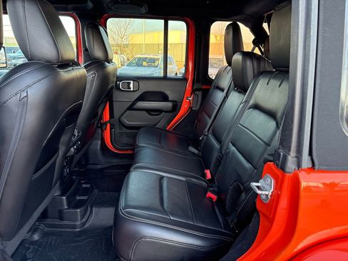 Used 2018 Jeep Wrangler Unlimited Sahara image 43