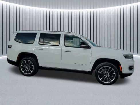 Used 2024 Jeep Wagoneer Series III w/ Premium Group I image 4