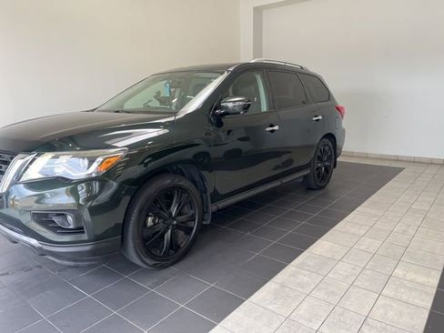 Used 2018 Nissan Pathfinder SL w/ SL Premium Package FWD image 2