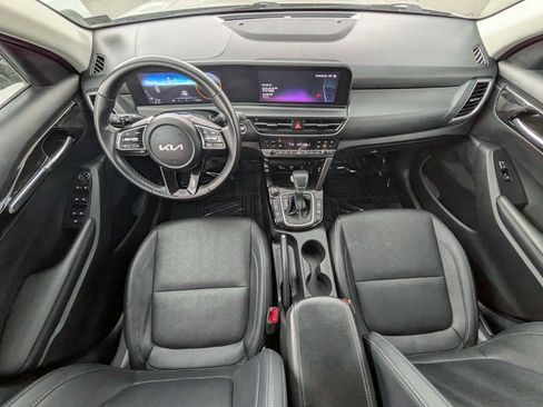 Used 2024 Kia Seltos EX FWD image 16