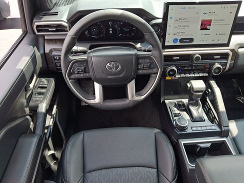 Used 2025 Toyota Tacoma Limited AWD/4WD image 12