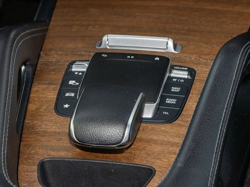 Used 2021 Mercedes-Benz GLE 350 GLE 350 w/ 3rd Row Seat Package image 26