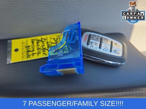 Used 2023 Chrysler Pacifica Touring-L FWD image 23