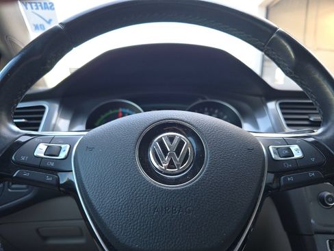 Used 2015 Volkswagen e-Golf SEL Premium FWD image 22