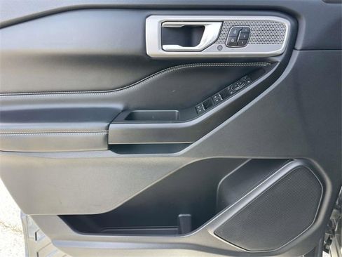 Used 2020 Ford Explorer ST image 22