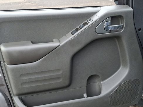 Used 2019 Nissan Frontier PRO-4X image 12