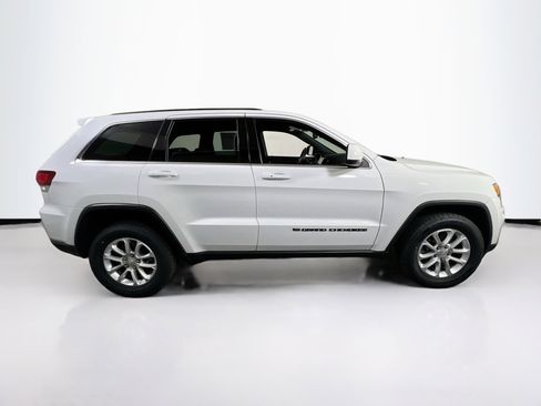 Used 2022 Jeep Grand Cherokee Laredo X image 4
