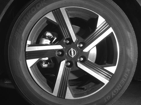 Used 2025 Nissan Sentra SV FWD image 12