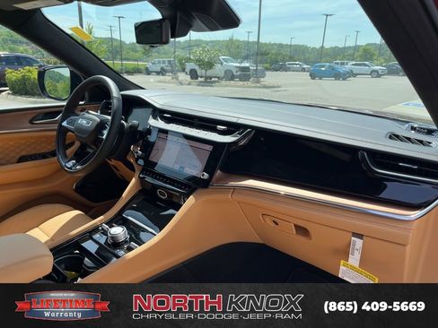 New 2026 Jeep Grand Cherokee L Summit AWD/4WD image 33