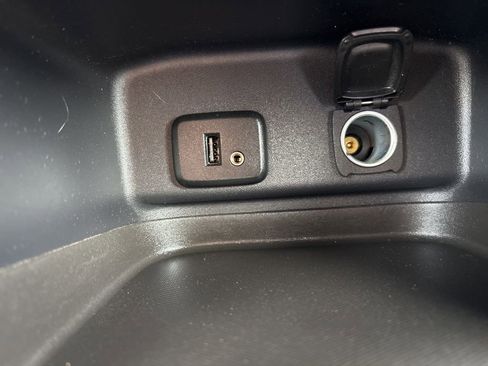 Used 2018 Chevrolet Equinox LT image 38