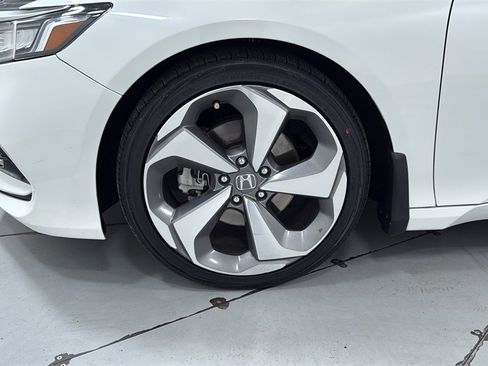 Used 2020 Honda Accord Touring image 24