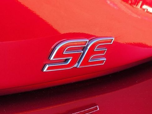 Used 2024 Toyota Corolla SE image 9