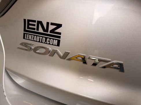 Used 2017 Hyundai Sonata Limited w/ Ultimate Package 02 FWD image 9