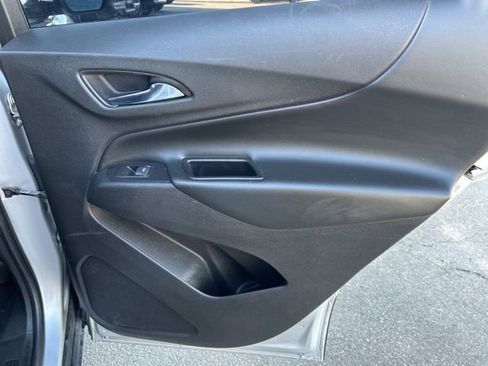 Used 2018 Chevrolet Equinox LT image 36