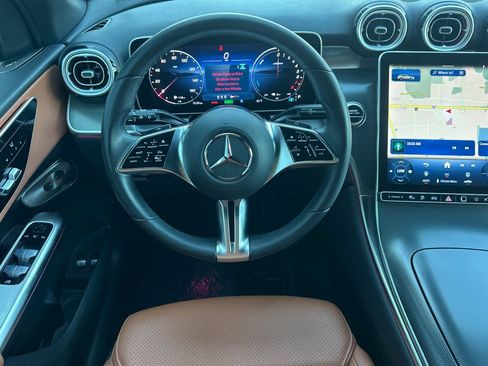 Used 2025 Mercedes-Benz GLC 350e 4MATIC image 18