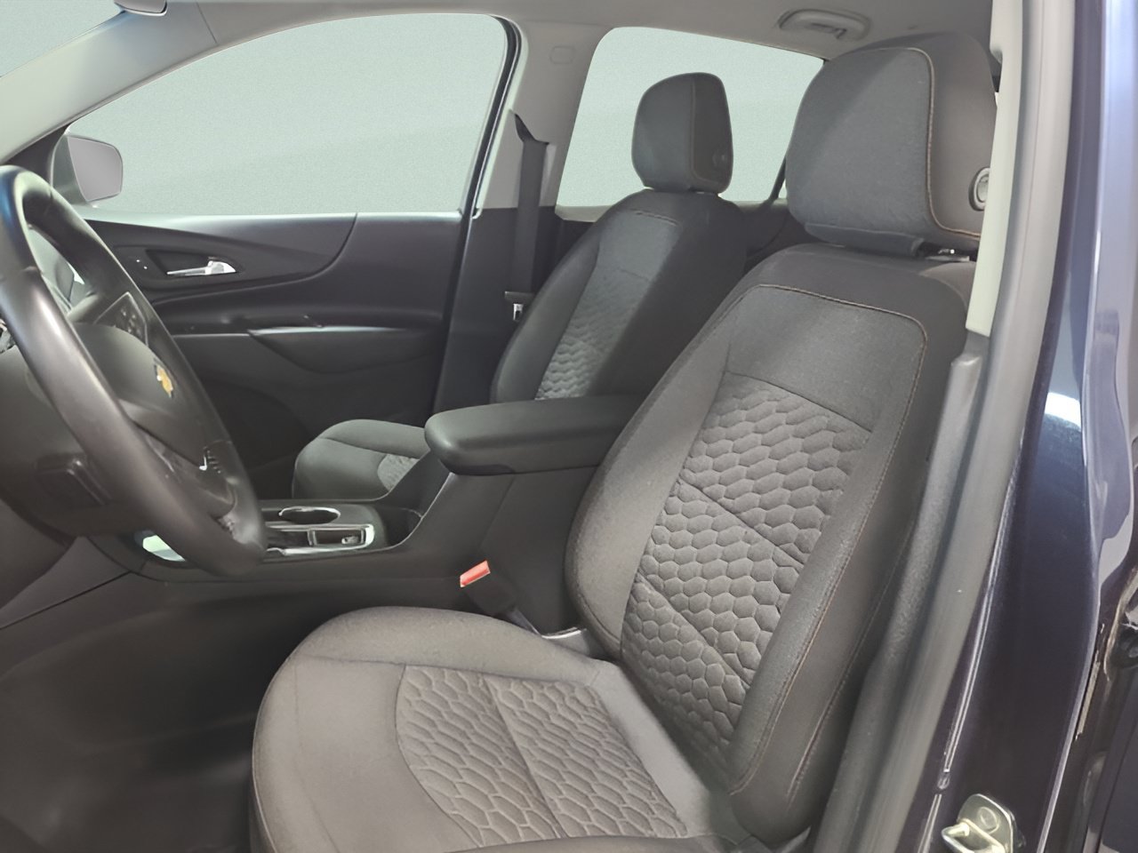 Used 2018 Chevrolet Equinox LT FWD image 17