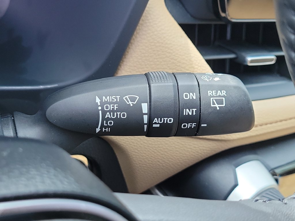 Used 2025 Toyota RAV4 Limited w/ Advanced Technology Package AWD/4WD image 12