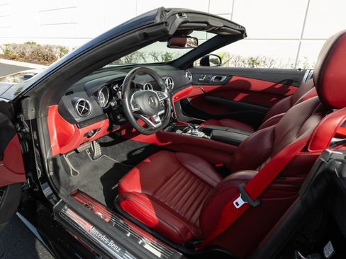 Used 2019 Mercedes-Benz SL 550 image 49